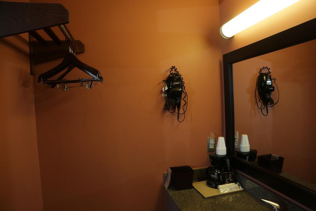 Theroff'S Motel Washington Εξωτερικό φωτογραφία